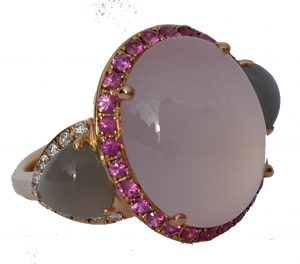 Ring Roségold 750 mit Rosenquarz Cabochon, zwei Mondsteinen und pinkfarbenen Saphiren